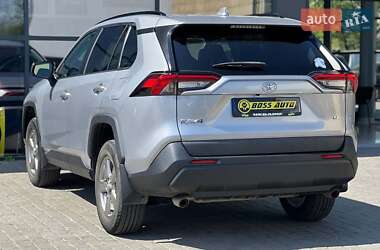 Внедорожник / Кроссовер Toyota RAV4 2020 в 