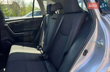 Внедорожник / Кроссовер Toyota RAV4 2020 в 