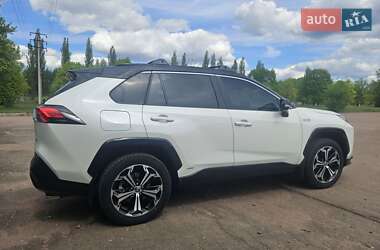 Позашляховик / Кросовер Toyota RAV4 2021 в 