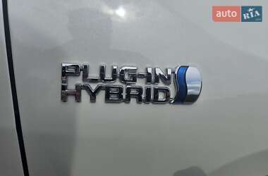 Позашляховик / Кросовер Toyota RAV4 2021 в 