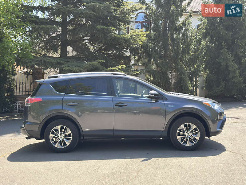 Позашляховик / Кросовер Toyota RAV4 2018 в Одесі