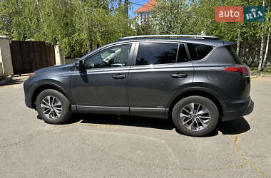 Внедорожник / Кроссовер Toyota RAV4 2018 в 