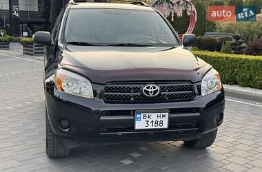 Внедорожник / Кроссовер Toyota RAV4 2007 в 