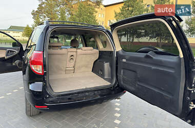 Внедорожник / Кроссовер Toyota RAV4 2007 в 
