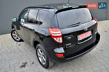 Позашляховик / Кросовер Toyota RAV4 2010 в 