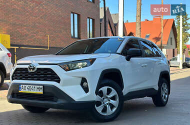 Внедорожник / Кроссовер Toyota RAV4 2022 в Киеве