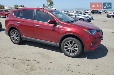 Позашляховик / Кросовер Toyota RAV4 2018 в 