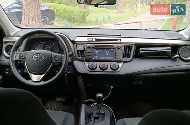 Позашляховик / Кросовер Toyota RAV4 2014 в 