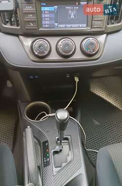 Позашляховик / Кросовер Toyota RAV4 2014 в 