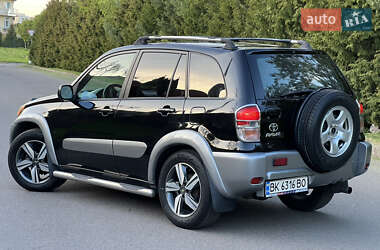 Внедорожник / Кроссовер Toyota RAV4 2003 в 