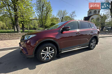 Внедорожник / Кроссовер Toyota RAV4 2016 в 
