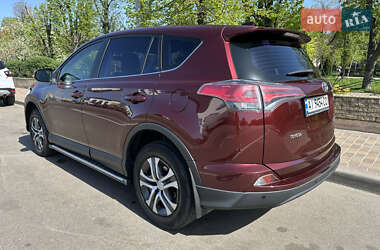 Внедорожник / Кроссовер Toyota RAV4 2016 в 