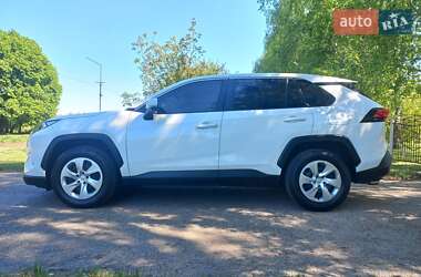 Внедорожник / Кроссовер Toyota RAV4 2019 в 