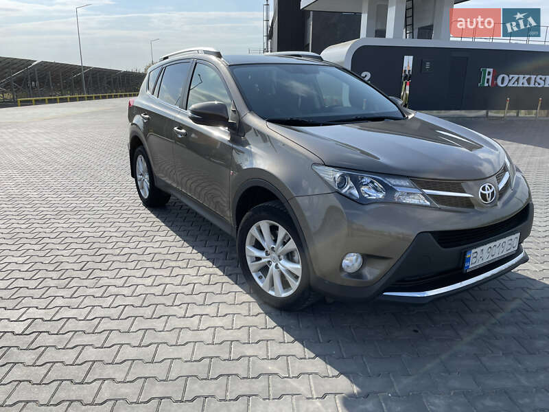 Внедорожник / Кроссовер Toyota RAV4 2013 в Голованевске
