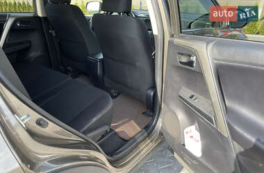 Позашляховик / Кросовер Toyota RAV4 2013 в 