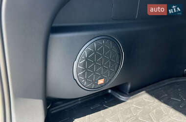 Позашляховик / Кросовер Toyota RAV4 2020 в 