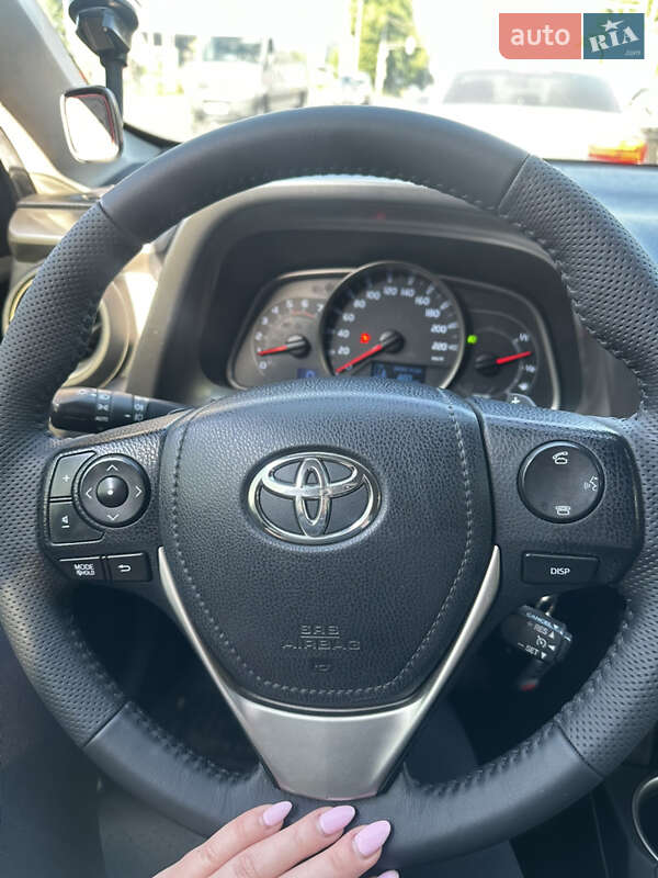 Позашляховик / Кросовер Toyota RAV4 2014 в Львові