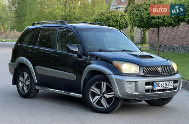 Внедорожник / Кроссовер Toyota RAV4 2003 в Ровно