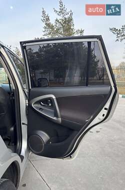 Внедорожник / Кроссовер Toyota RAV4 2008 в 