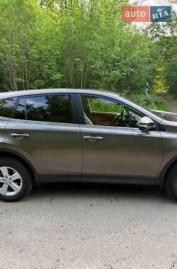 Внедорожник / Кроссовер Toyota RAV4 2013 в 