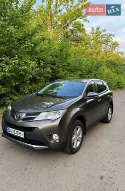 Внедорожник / Кроссовер Toyota RAV4 2013 в 