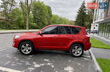 Позашляховик / Кросовер Toyota RAV4 2011 в 