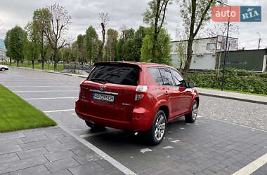 Позашляховик / Кросовер Toyota RAV4 2011 в 