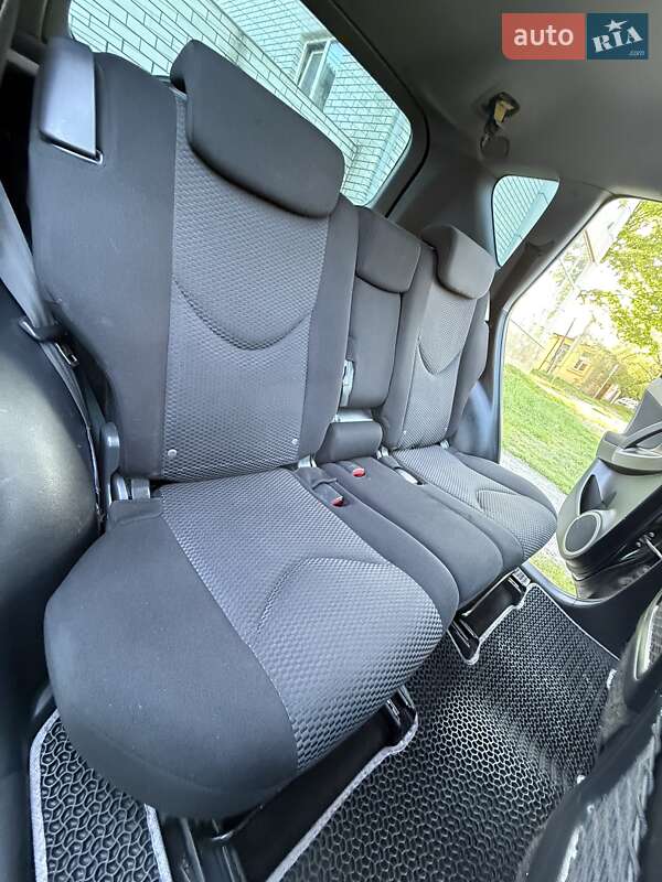 Позашляховик / Кросовер Toyota RAV4 2007 в Дніпрі