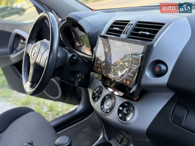 Позашляховик / Кросовер Toyota RAV4 2007 в Дніпрі