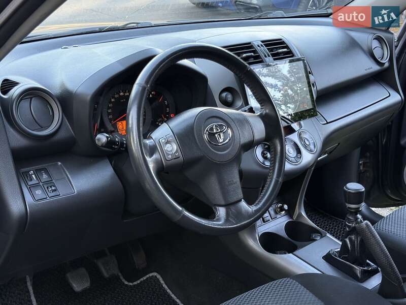 Позашляховик / Кросовер Toyota RAV4 2007 в Дніпрі