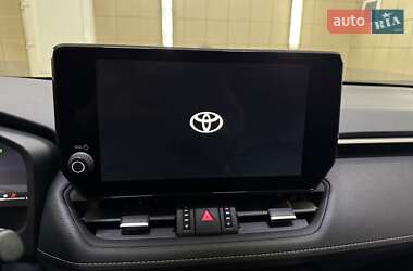Внедорожник / Кроссовер Toyota RAV4 2023 в 