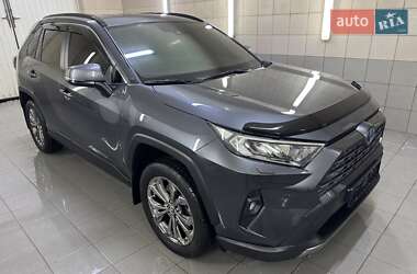 Внедорожник / Кроссовер Toyota RAV4 2024 в 