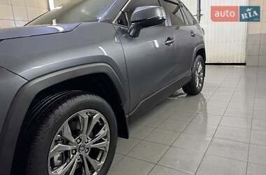 Внедорожник / Кроссовер Toyota RAV4 2024 в 