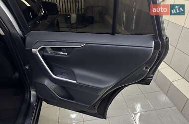 Внедорожник / Кроссовер Toyota RAV4 2024 в 