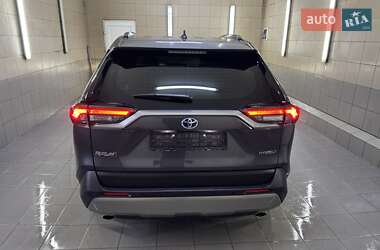 Внедорожник / Кроссовер Toyota RAV4 2024 в 