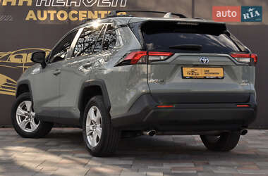 Позашляховик / Кросовер Toyota RAV4 2019 в 
