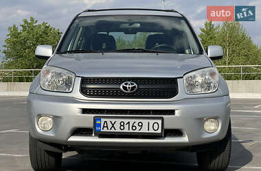 Внедорожник / Кроссовер Toyota RAV4 2005 в 