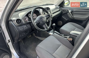 Внедорожник / Кроссовер Toyota RAV4 2005 в 