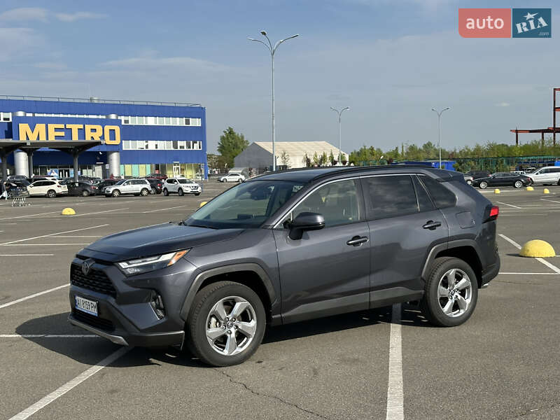 Позашляховик / Кросовер Toyota RAV4 2021 в Києві