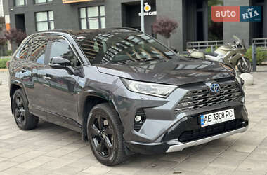 Внедорожник / Кроссовер Toyota RAV4 2020 в Киеве