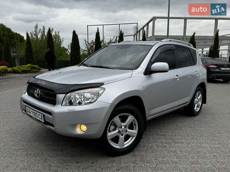 Позашляховик / Кросовер Toyota RAV4 2006 в Києві