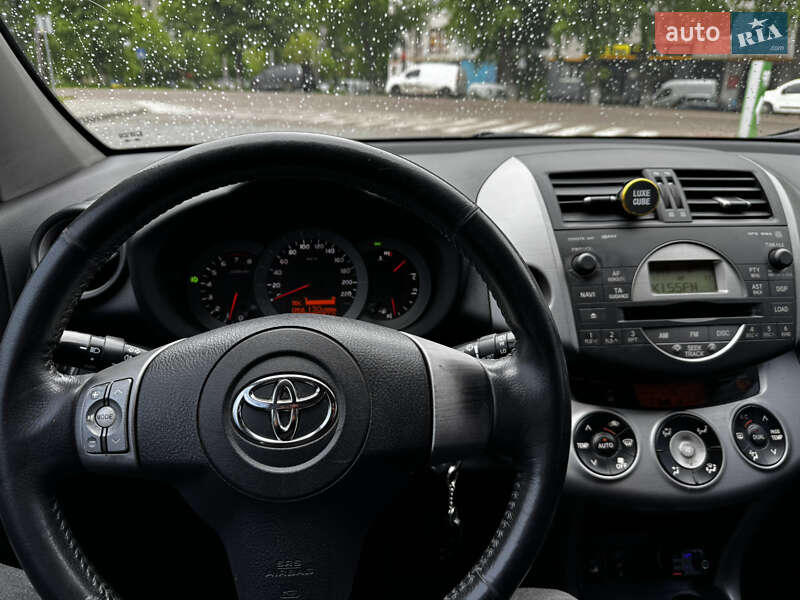 Позашляховик / Кросовер Toyota RAV4 2006 в Києві