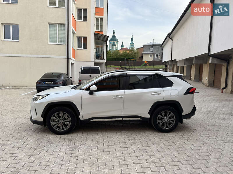 Позашляховик / Кросовер Toyota RAV4 2023 в Львові
