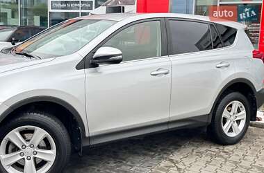 Внедорожник / Кроссовер Toyota RAV4 2013 в 