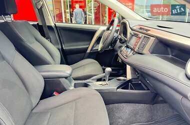 Внедорожник / Кроссовер Toyota RAV4 2013 в 