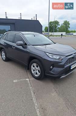 Позашляховик / Кросовер Toyota RAV4 2020 в 