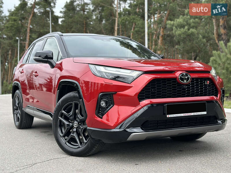 Внедорожник / Кроссовер Toyota RAV4 2024 в Киеве