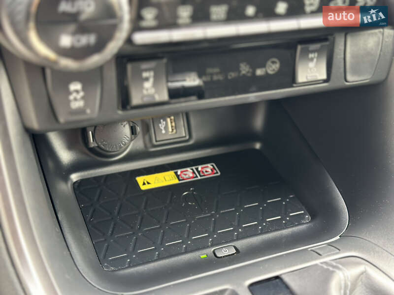 Внедорожник / Кроссовер Toyota RAV4 2024 в Киеве