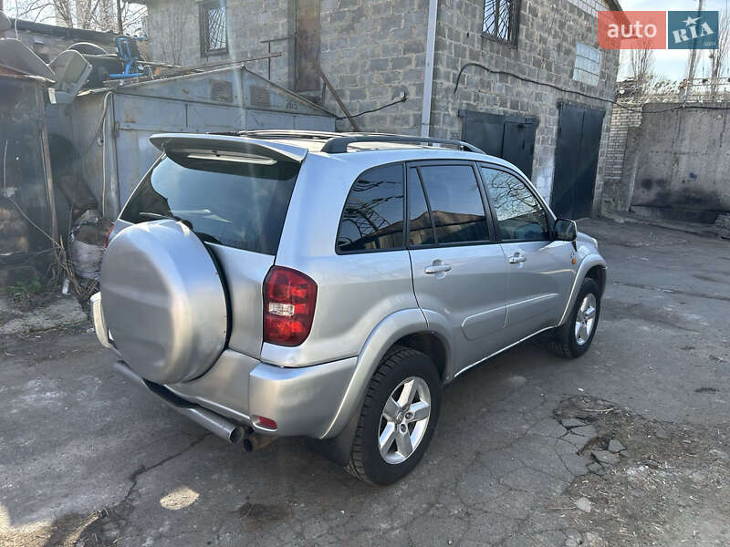 Позашляховик / Кросовер Toyota RAV4 2004 в Києві