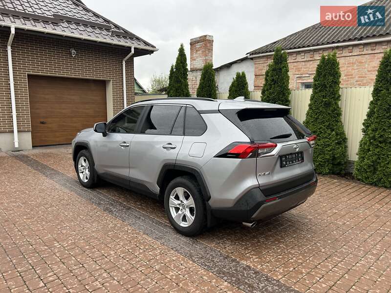 Позашляховик / Кросовер Toyota RAV4 2021 в Кропивницькому
